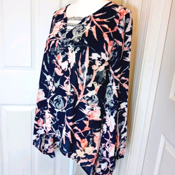 🍉5 for $25* Juicy Couture Blouse w/Rhinestones - Picture 4 of 7